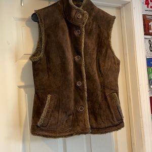 Washable suede vest